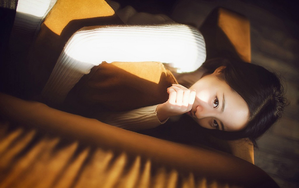 厌无事不烧香，有事上门还不烧香。无事不烧香，那是觉得自己人不要客气;有事上门不烧香，那是觉得他倒霉，你不帮他?你敢不帮他?